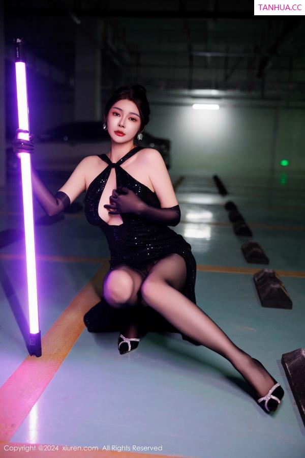 凯竹Vision 萌尤星凯竹 [XiuRen]高清写真图 2024.11.27 No.9512 凯竹Quinn 黑丝美臀第16张图片